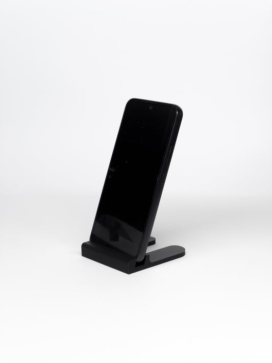 Minimalistyczna podstawka pod telefon